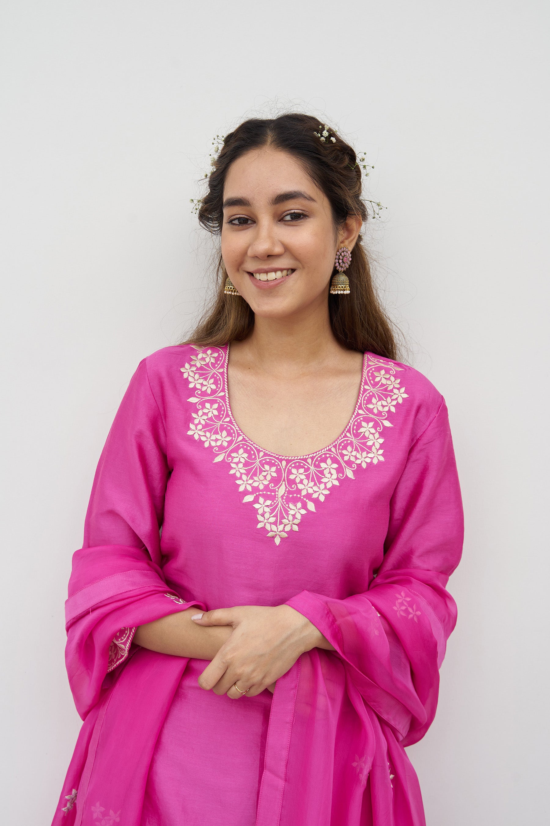 Magenta Silk Chanderi Embroidered Kurta Set With Silk Organza Dupatta (Set of 3)